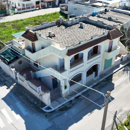Casa Giglio 2 A 200 Mt Dalla Di Scala Di Furno Porto Cesareo Holiday home