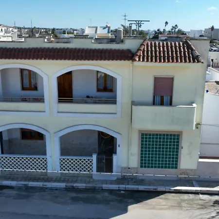 Casa Giglio 2 A 200 Mt Dalla Di Scala Di Furno Porto Cesareo Holiday home *